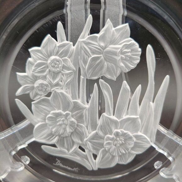 Etched Crystal Daffodil Plate 9.5” Signed Yamamoto Japan Floral Decor - Picture 2 of 8